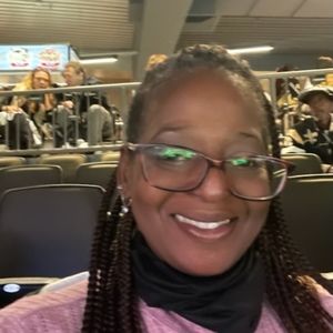 Meet your Posher, Cassandra